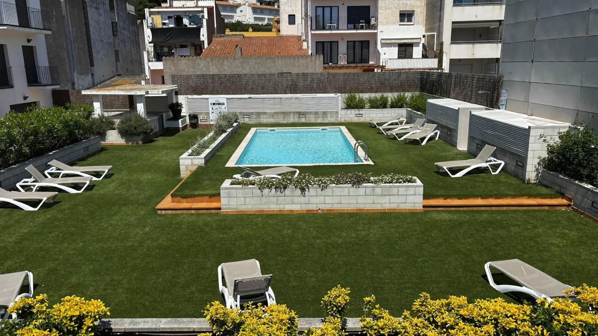 Apartamento Centrico Con Piscina, Parking Y A 200M De La Playa En L'Estartit - Es-323-41 0*,