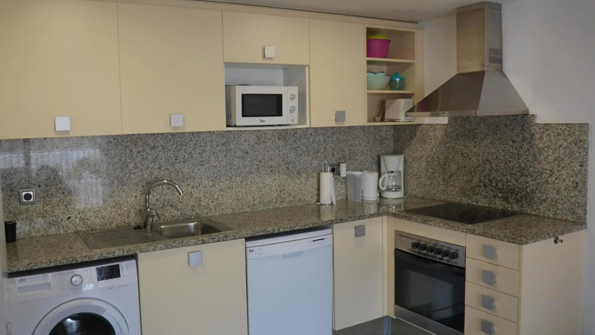 Apartamento Centrico Con Piscina, Parking Y A 200M De La Playa En L'Estartit - Es-323-41